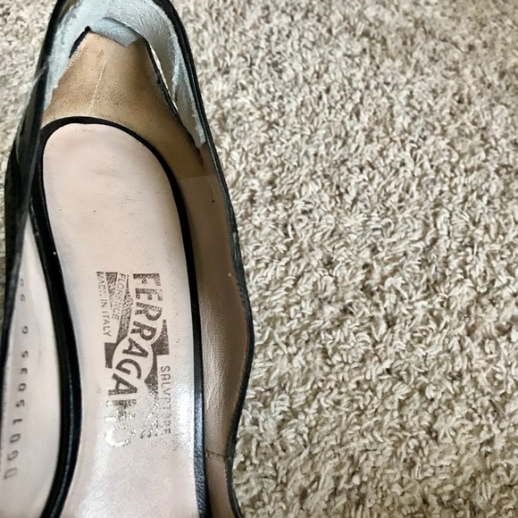 Ferragamo Black Peep Toe Heels - Size 10 - Picture 5 of 7